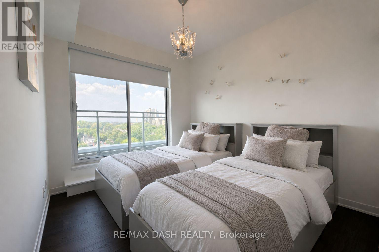 1002 - 223 St Clair Avenue W, Toronto, Ontario  M4V 1R3 - Photo 7 - C12883254