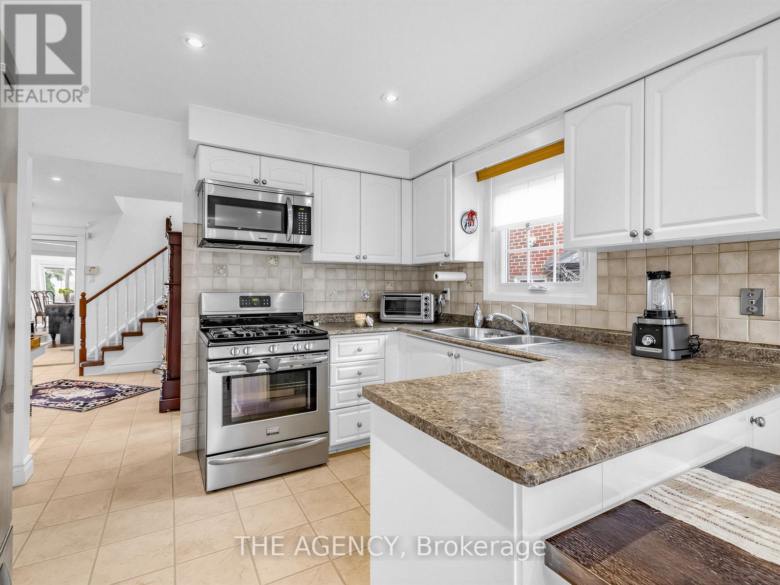 146 Crosby Avenue, Richmond Hill, Ontario  L4C 9N5 - Photo 22 - N12967602