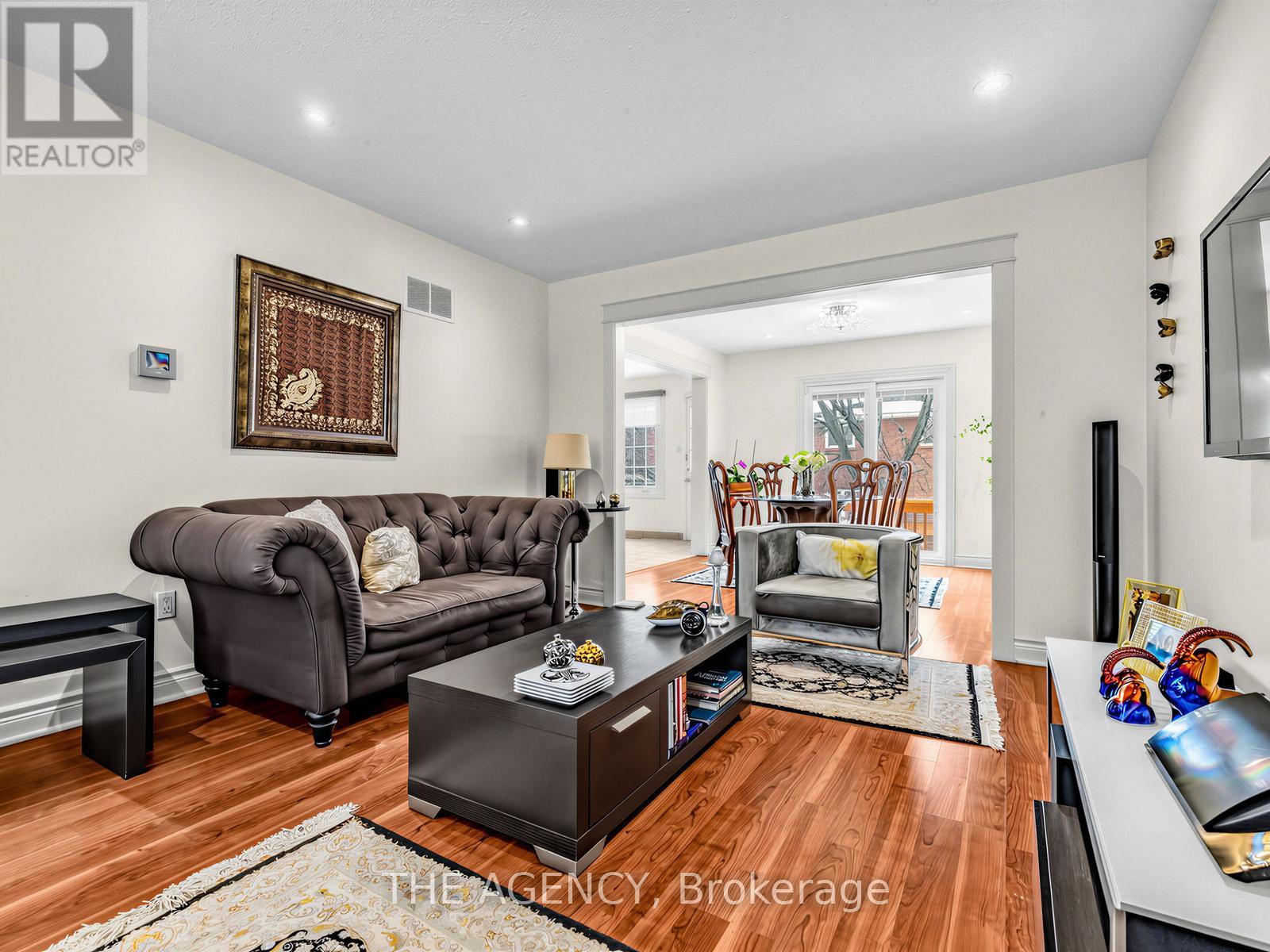 146 Crosby Avenue, Richmond Hill, Ontario  L4C 9N5 - Photo 6 - N12967602