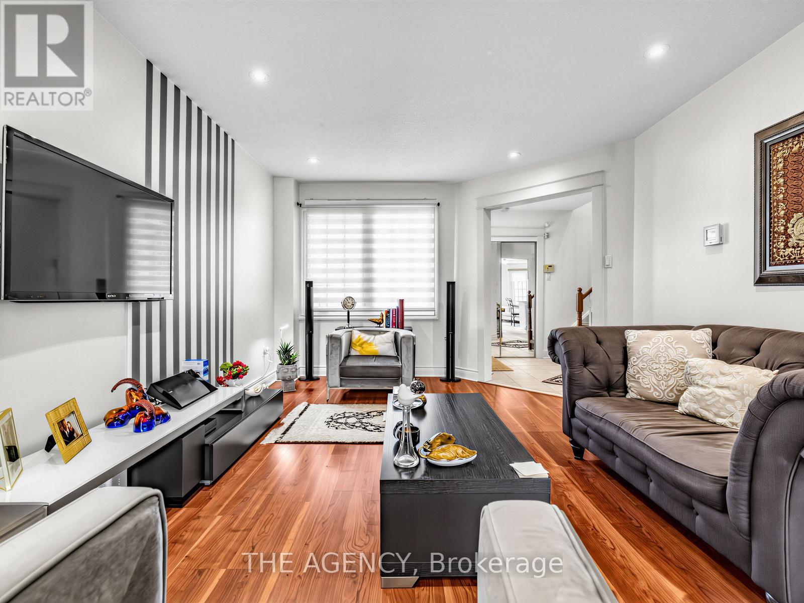 146 Crosby Avenue, Richmond Hill, Ontario  L4C 9N5 - Photo 8 - N12967602