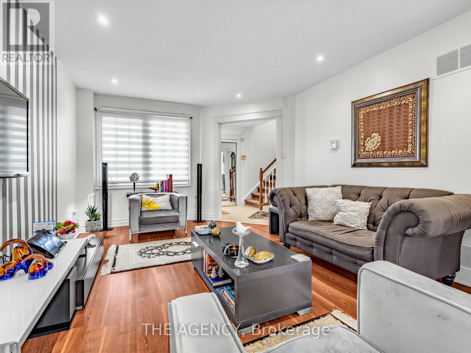 146 Crosby Avenue, Richmond Hill, Ontario  L4C 9N5 - Photo 9 - N12967602