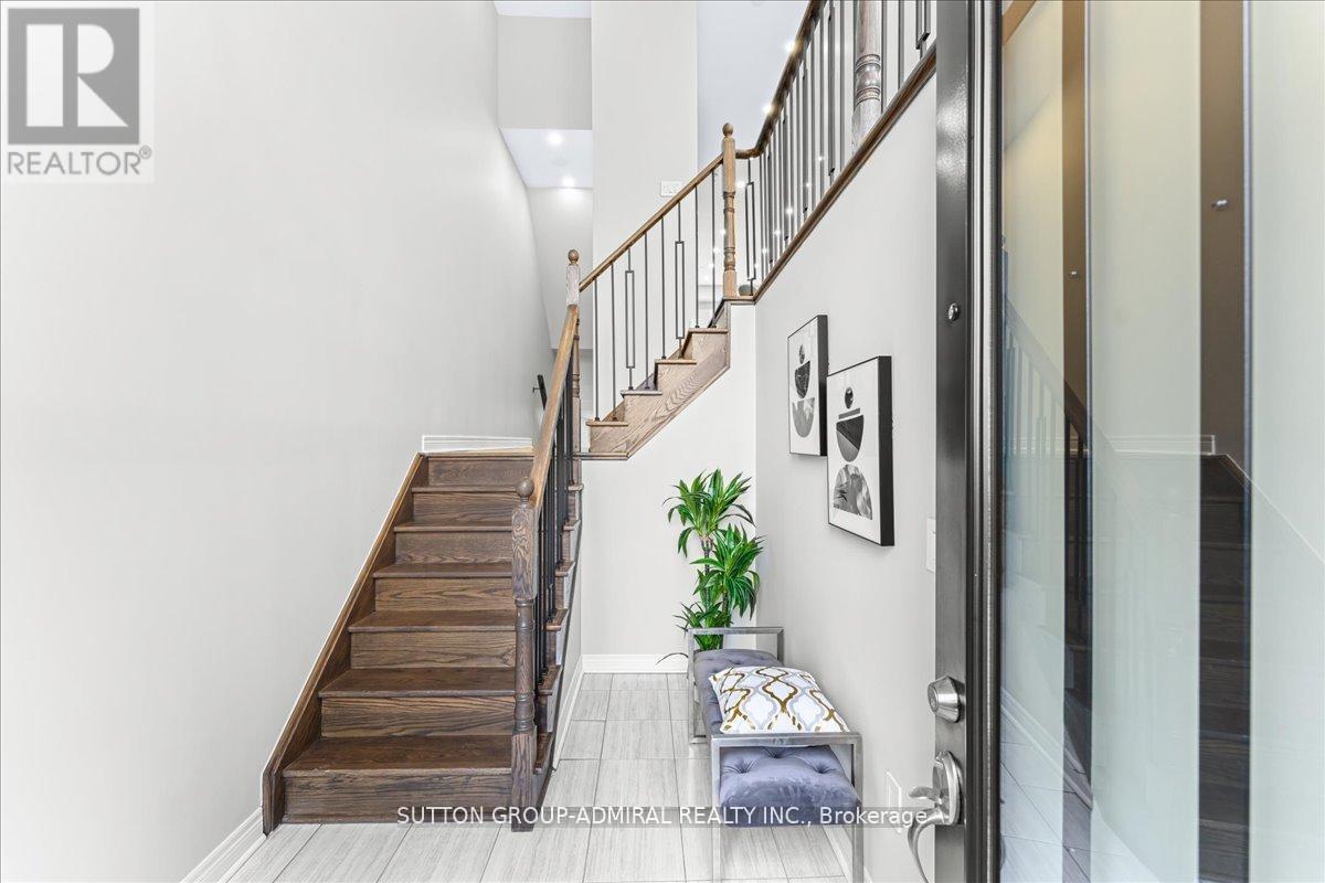 131 Lebovic Campus Drive, Vaughan, Ontario  L6A 4J4 - Photo 3 - N12967620