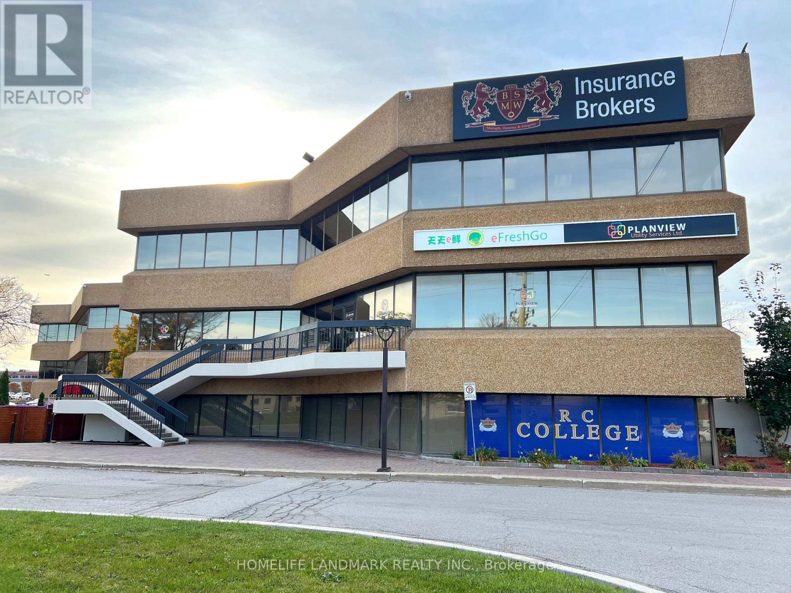 103 - 7270 Woodbine Avenue, Markham, Ontario  L3R 4B9 - Photo 2 - N12967650