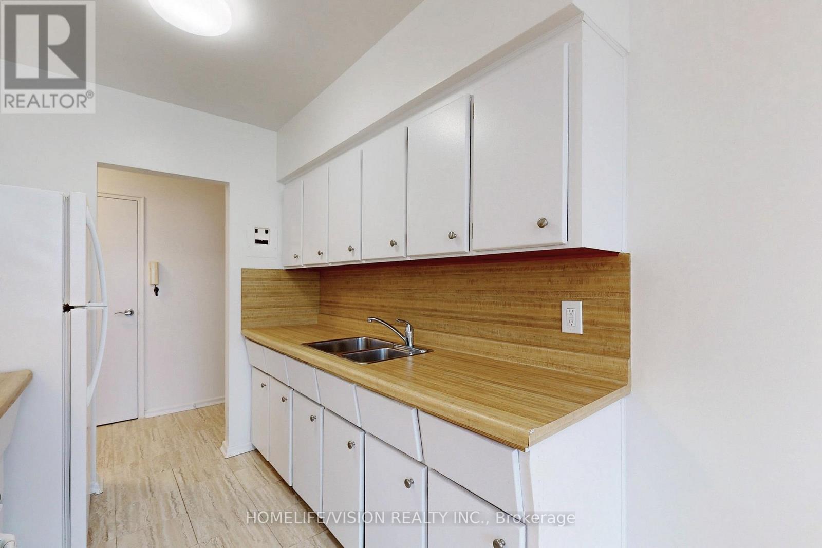 4 - 9901 Yonge Street, Richmond Hill, Ontario  L4C 1V1 - Photo 16 - N12967678