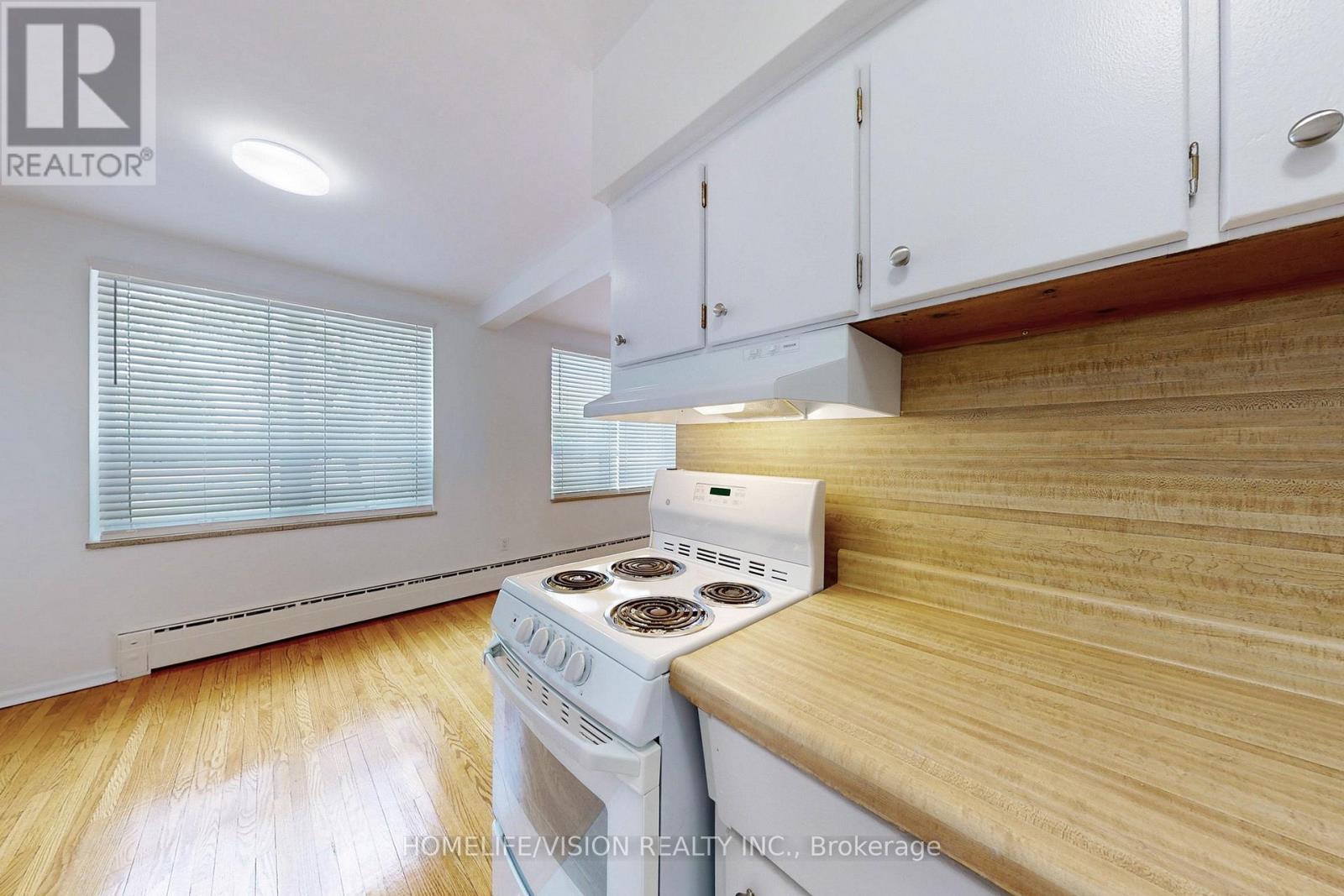 4 - 9901 Yonge Street, Richmond Hill, Ontario  L4C 1V1 - Photo 18 - N12967678