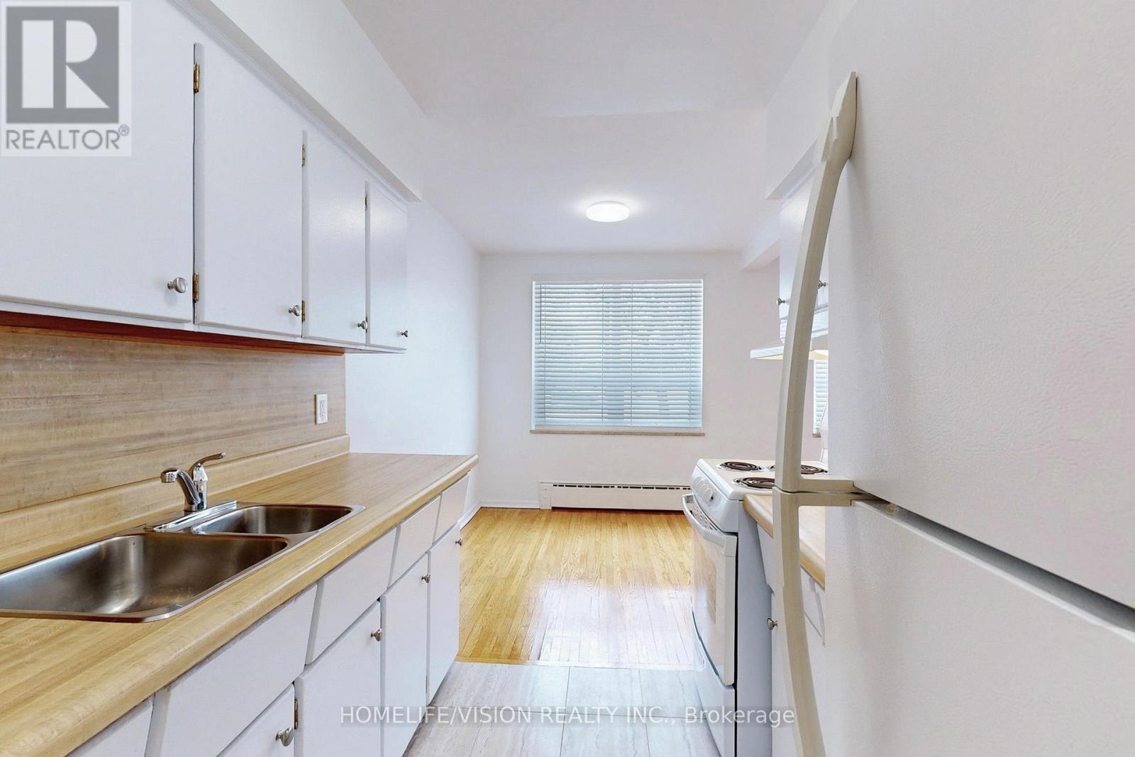 4 - 9901 Yonge Street, Richmond Hill, Ontario  L4C 1V1 - Photo 20 - N12967678