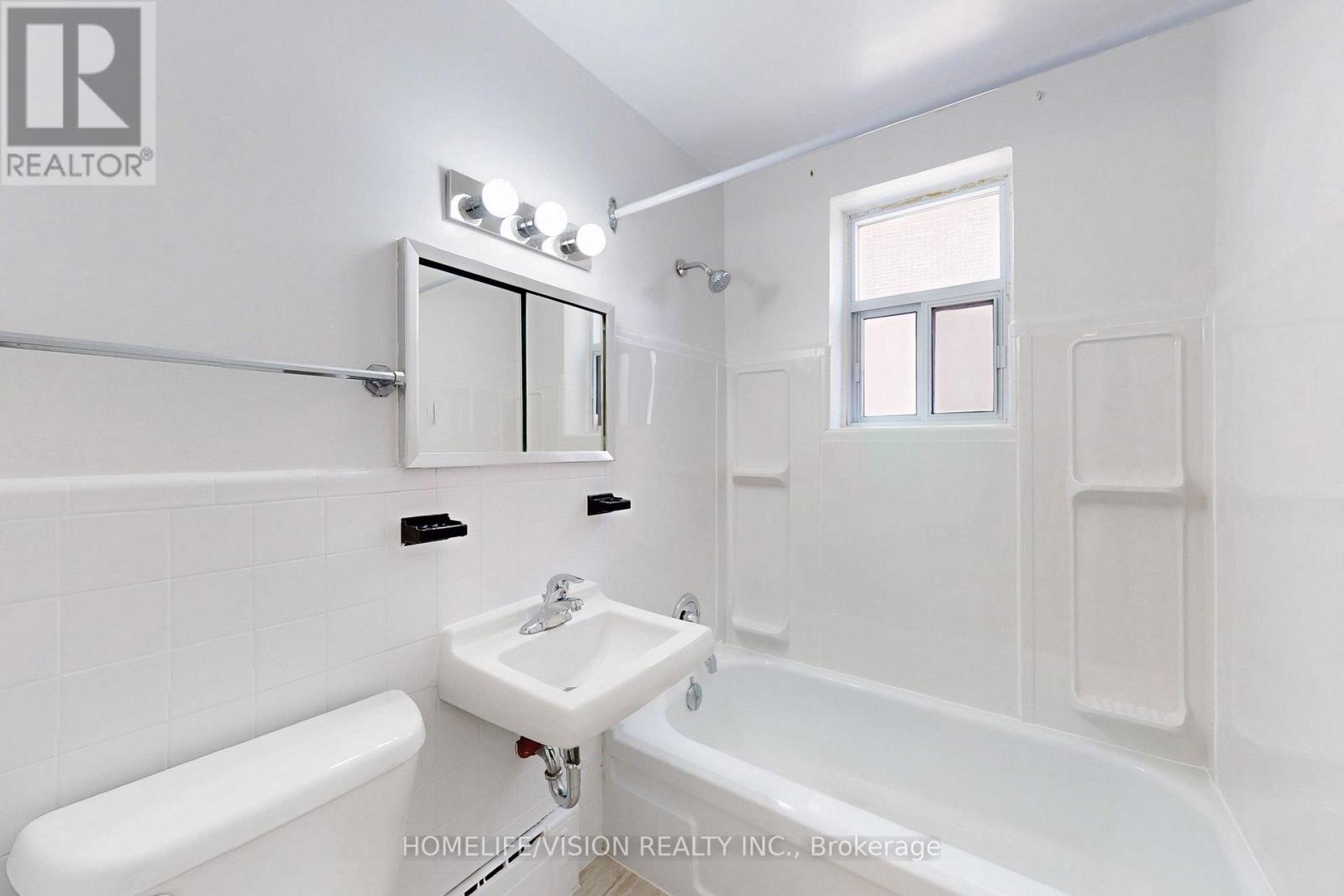 4 - 9901 Yonge Street, Richmond Hill, Ontario  L4C 1V1 - Photo 28 - N12967678