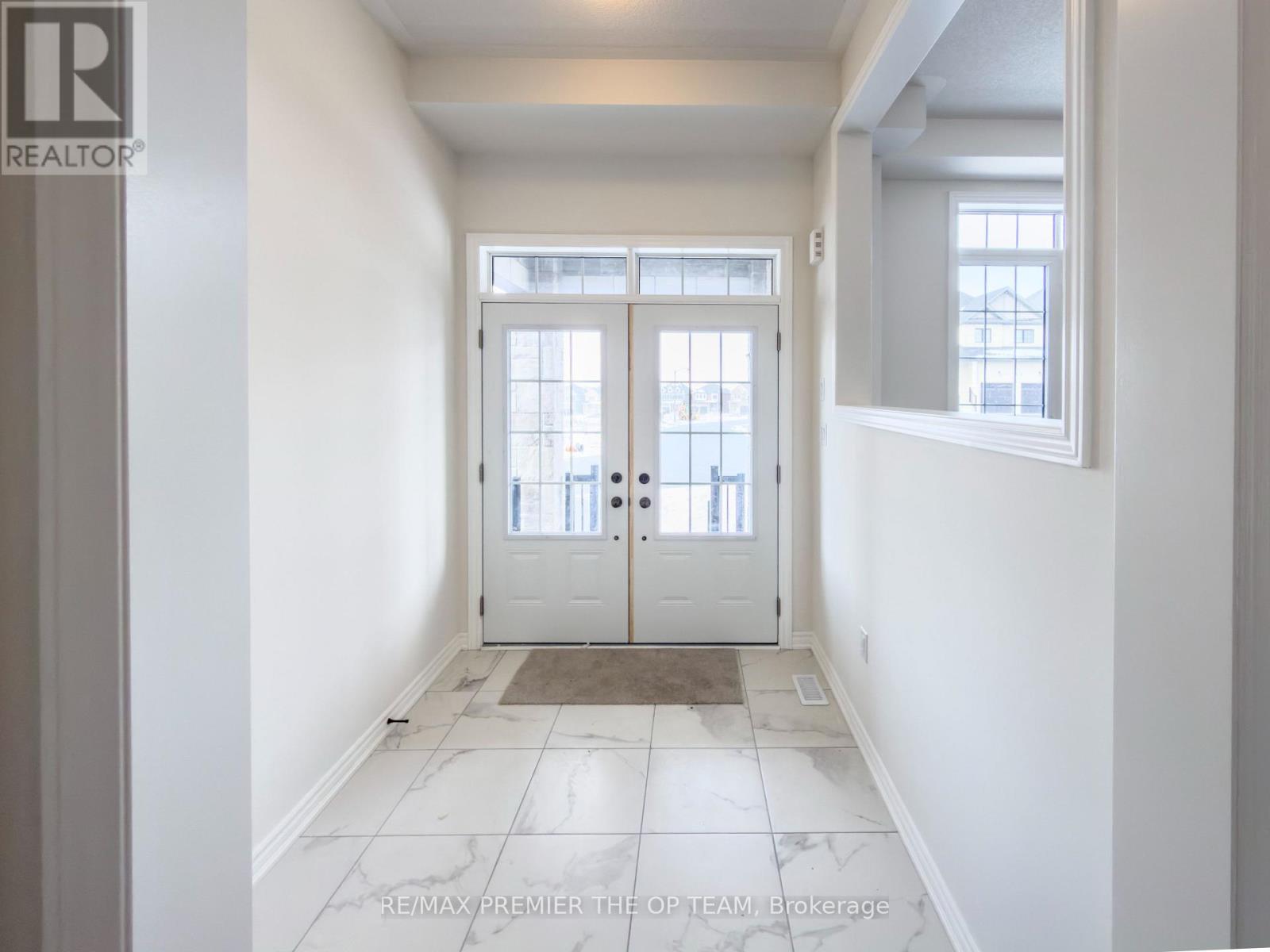 67 Lawrence D. Pridham Avenue, New Tecumseth, Ontario  L9R 0X4 - Photo 3 - N12967700