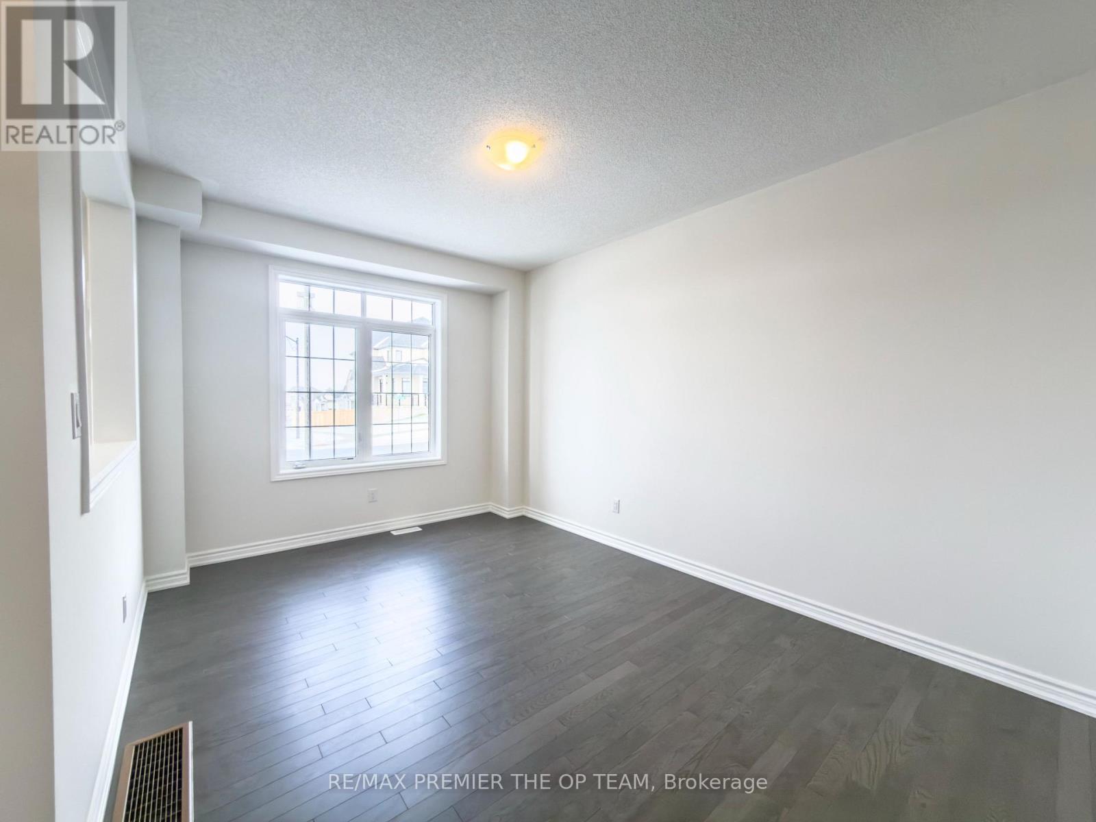 67 Lawrence D. Pridham Avenue, New Tecumseth, Ontario  L9R 0X4 - Photo 5 - N12967700