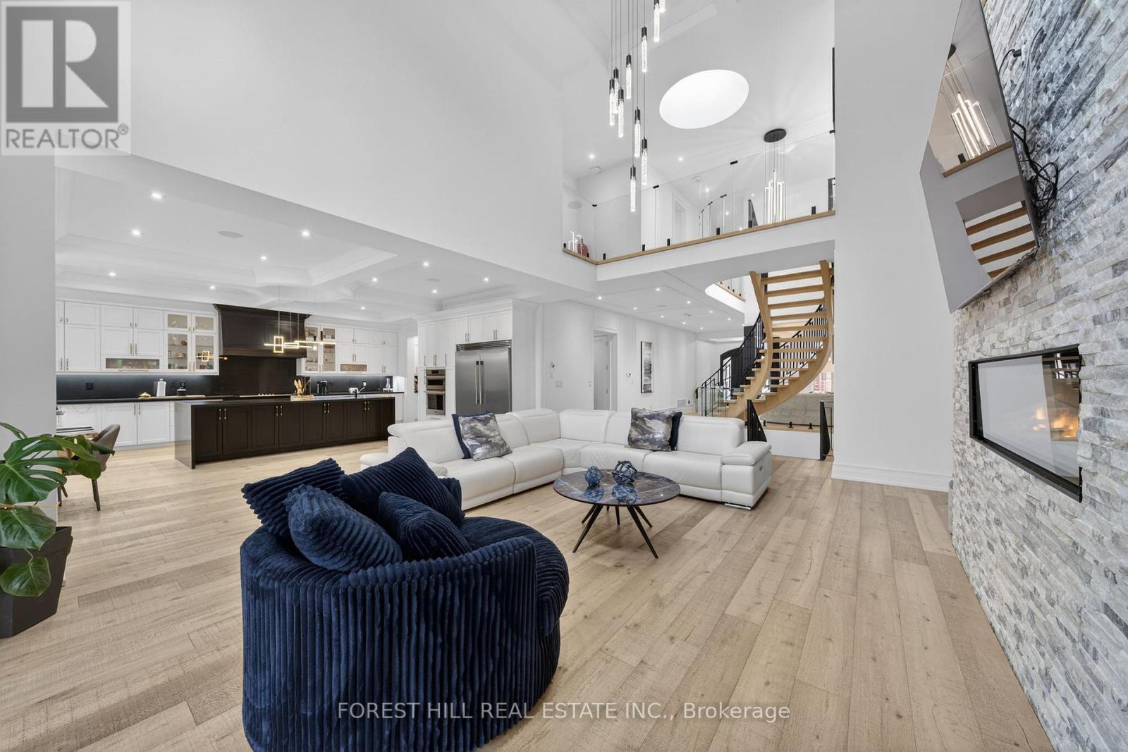 2019 Lilac Drive, Innisfil, Ontario  L9S 1Y9 - Photo 9 - N12967702