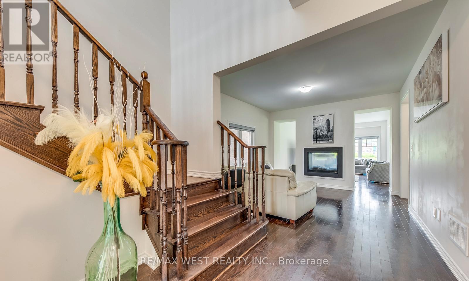 286 Danny Wheeler Boulevard, Georgina, Ontario  L4P 0J9 - Photo 4 - N12967762