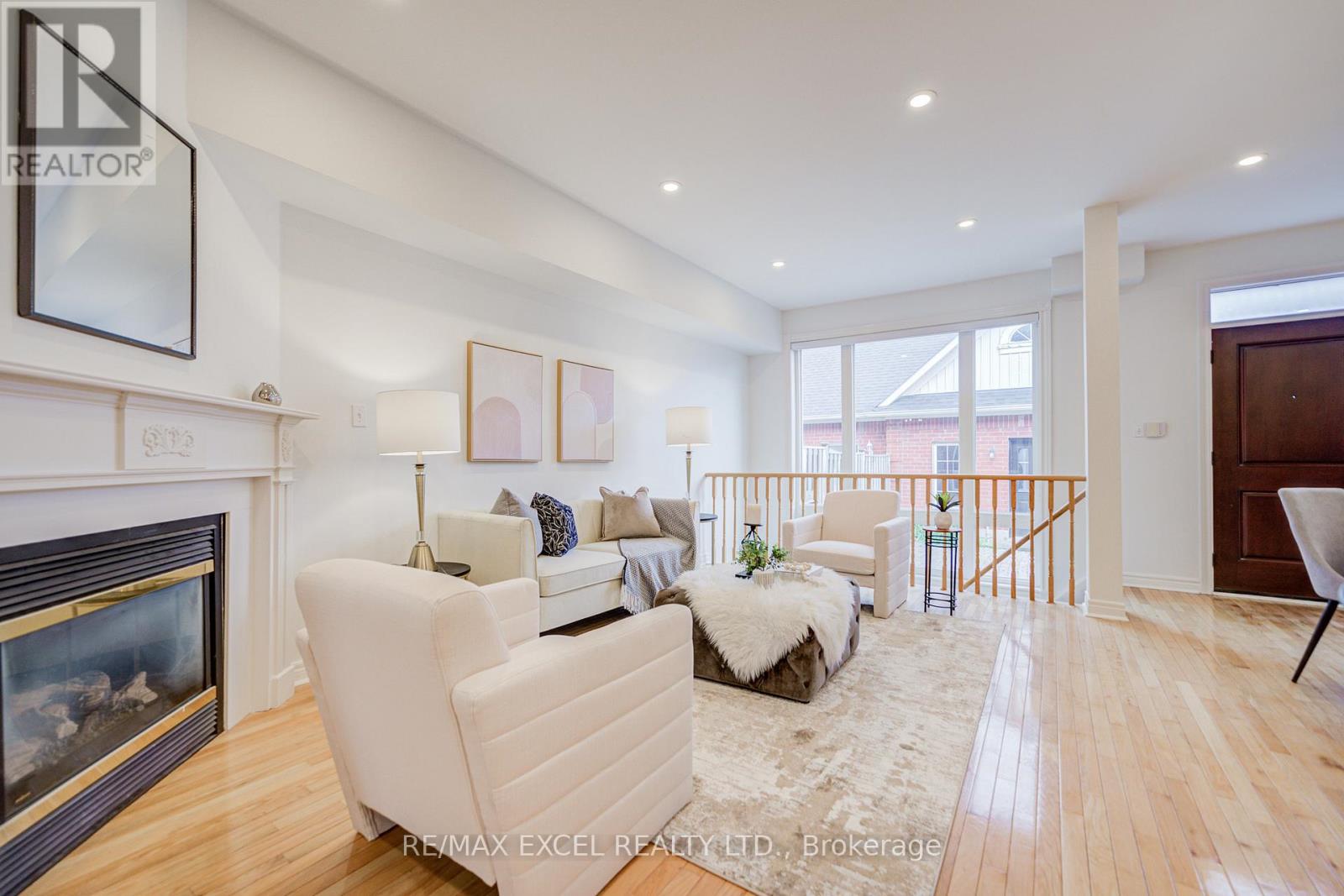 13 Sharon Lee Drive, Markham, Ontario  L6C 2J6 - Photo 13 - N12967784