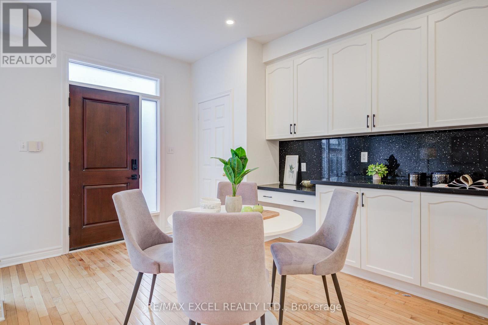 13 Sharon Lee Drive, Markham, Ontario  L6C 2J6 - Photo 18 - N12967784