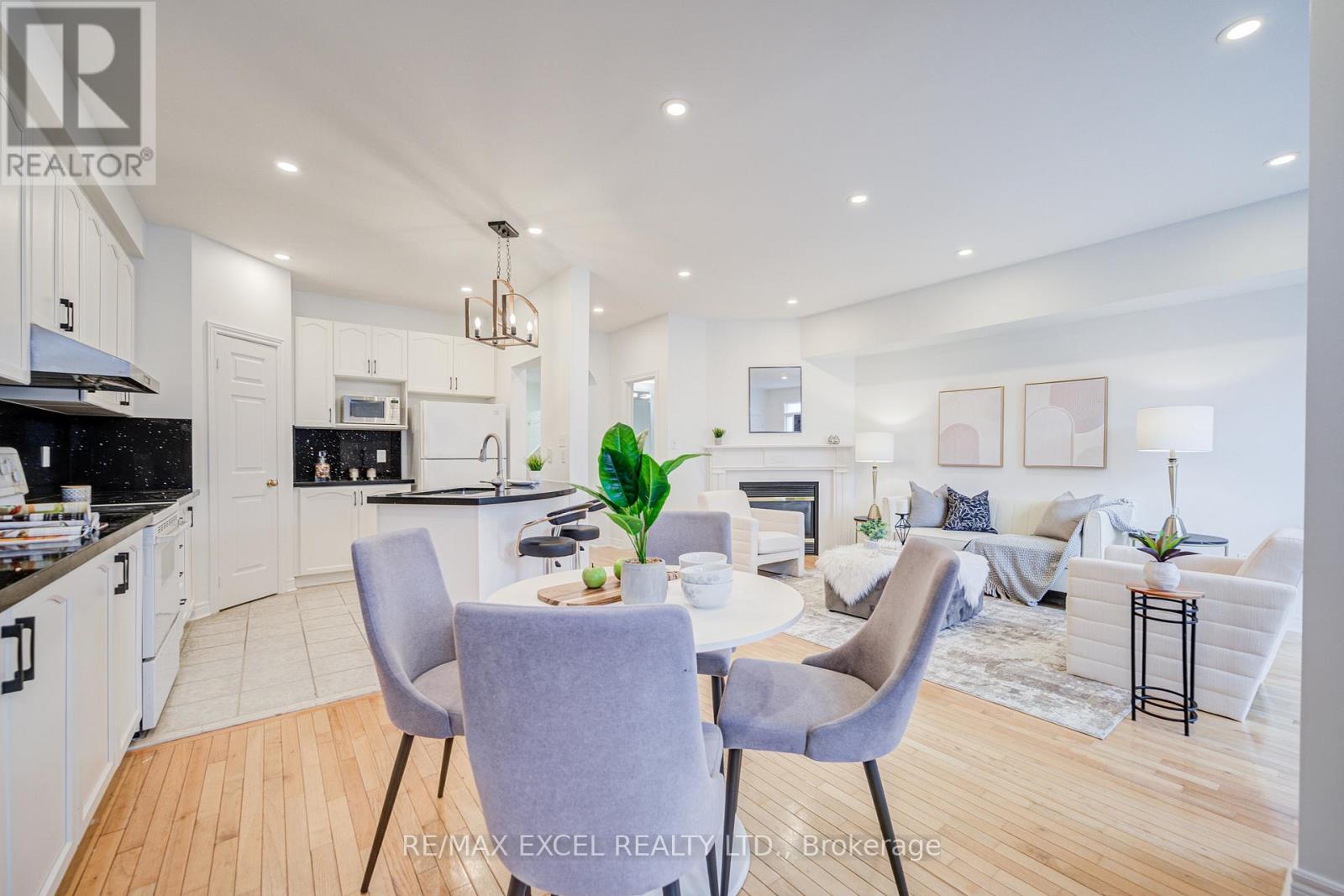 13 Sharon Lee Drive, Markham, Ontario  L6C 2J6 - Photo 19 - N12967784