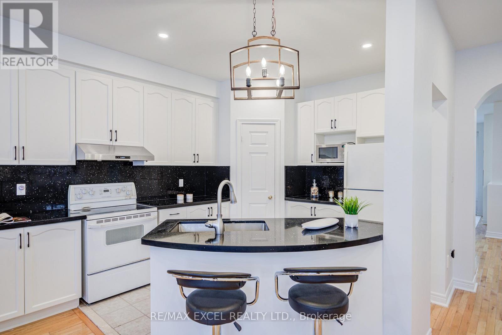 13 Sharon Lee Drive, Markham, Ontario  L6C 2J6 - Photo 20 - N12967784