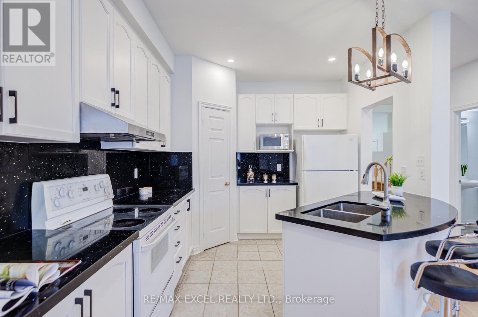 13 Sharon Lee Drive, Markham, Ontario  L6C 2J6 - Photo 22 - N12967784