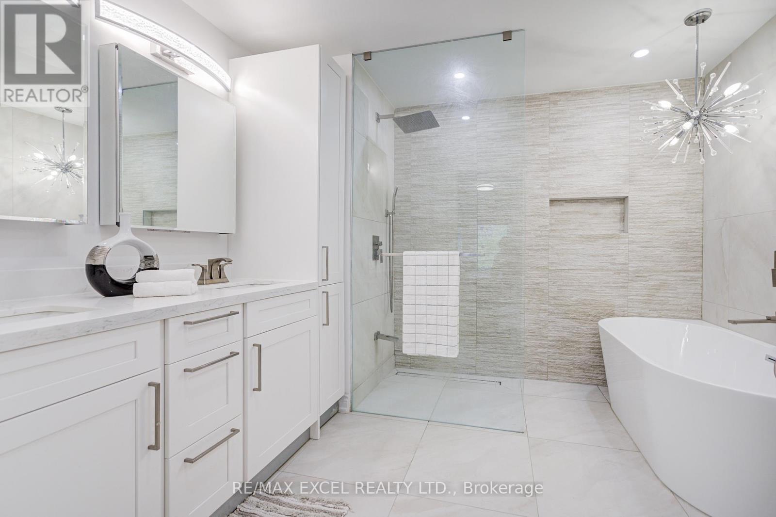 13 Sharon Lee Drive, Markham, Ontario  L6C 2J6 - Photo 30 - N12967784