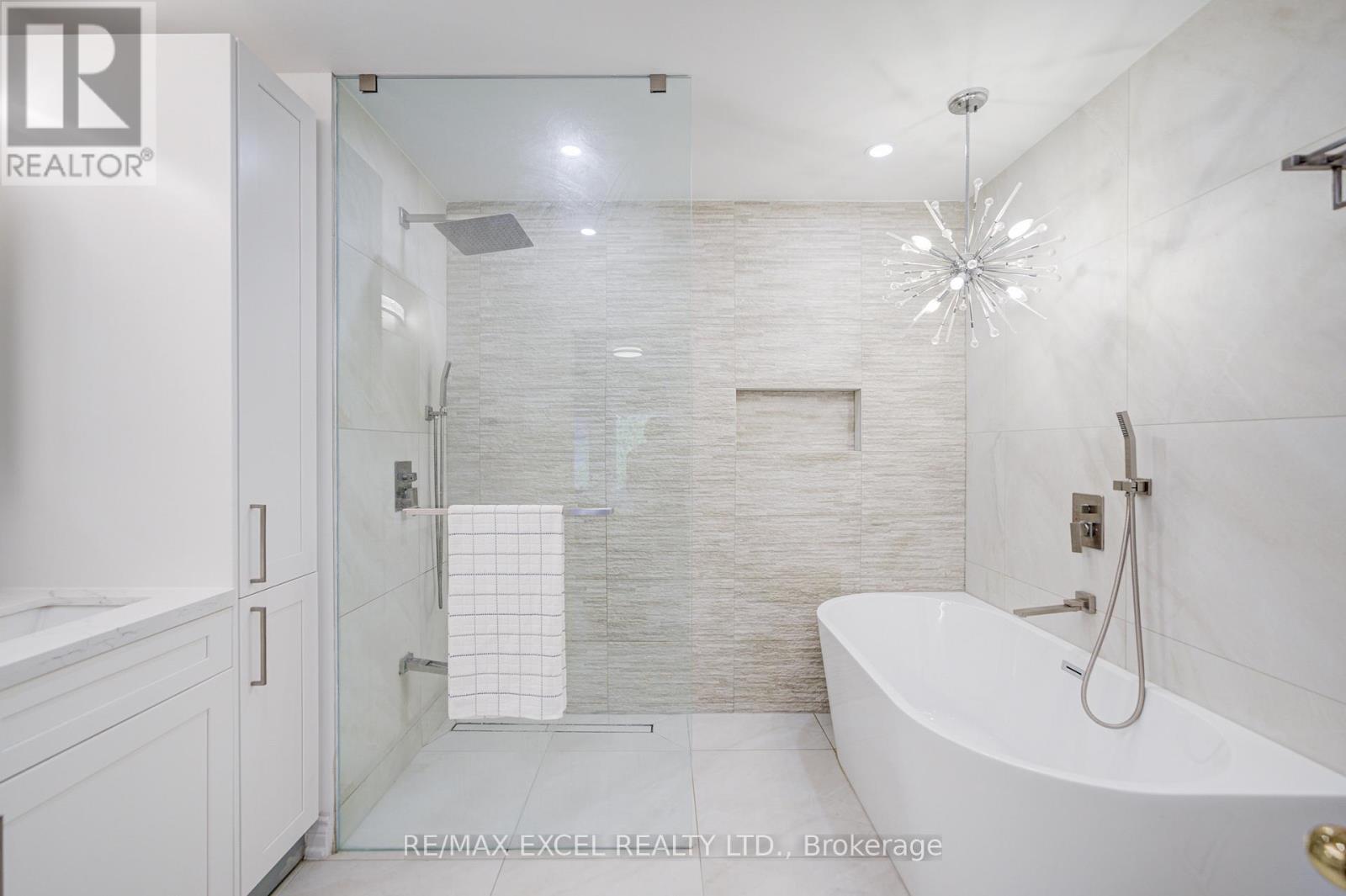 13 Sharon Lee Drive, Markham, Ontario  L6C 2J6 - Photo 32 - N12967784