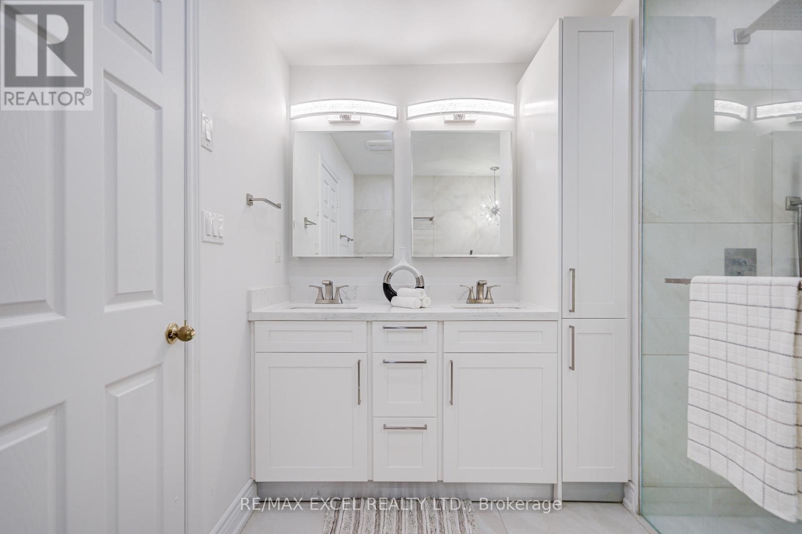 13 Sharon Lee Drive, Markham, Ontario  L6C 2J6 - Photo 33 - N12967784