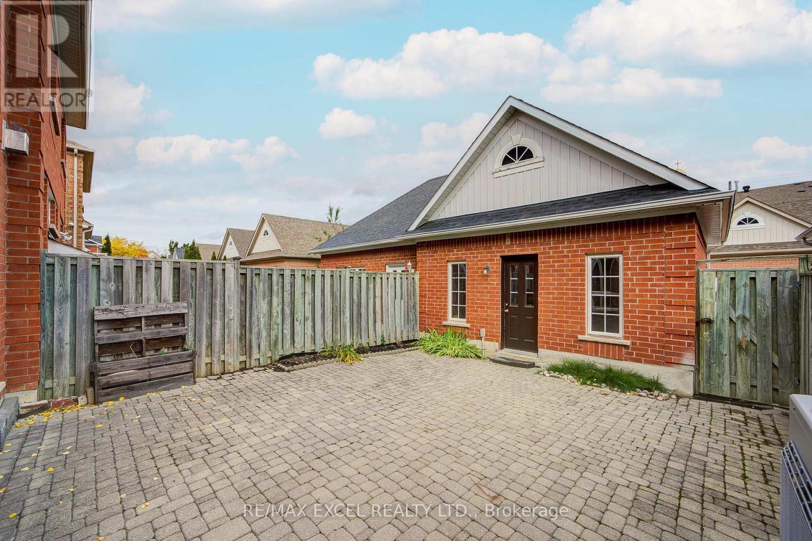 13 Sharon Lee Drive, Markham, Ontario  L6C 2J6 - Photo 48 - N12967784