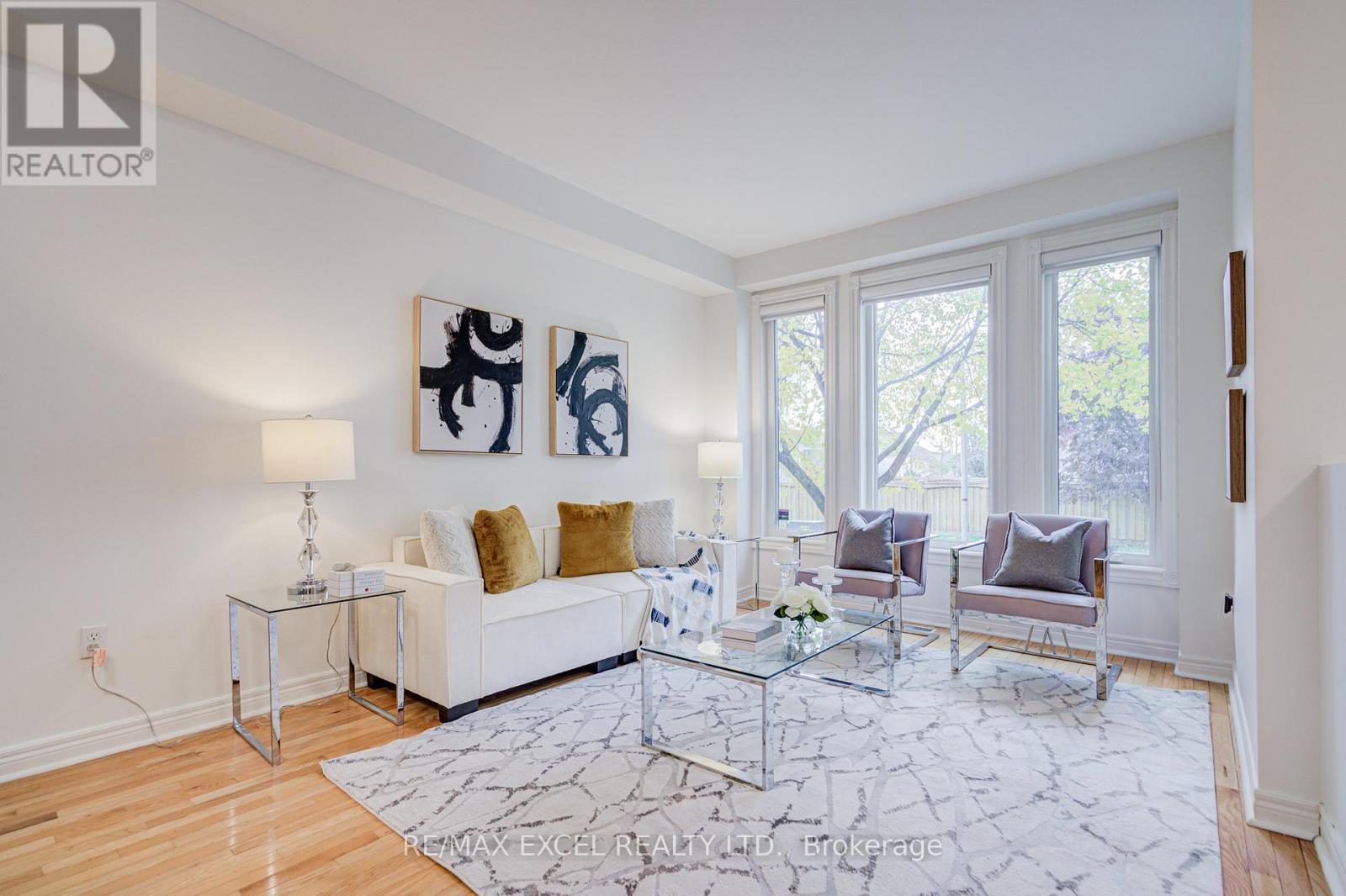 13 Sharon Lee Drive, Markham, Ontario  L6C 2J6 - Photo 5 - N12967784