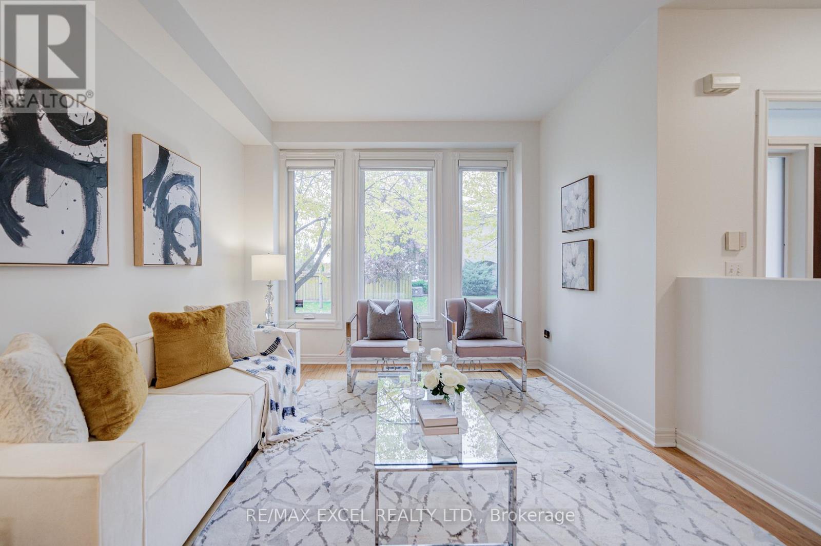 13 Sharon Lee Drive, Markham, Ontario  L6C 2J6 - Photo 6 - N12967784