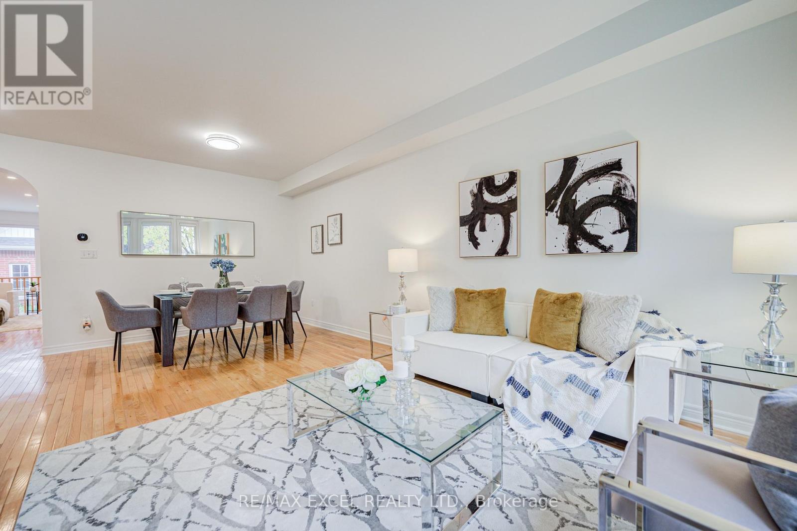 13 Sharon Lee Drive, Markham, Ontario  L6C 2J6 - Photo 8 - N12967784