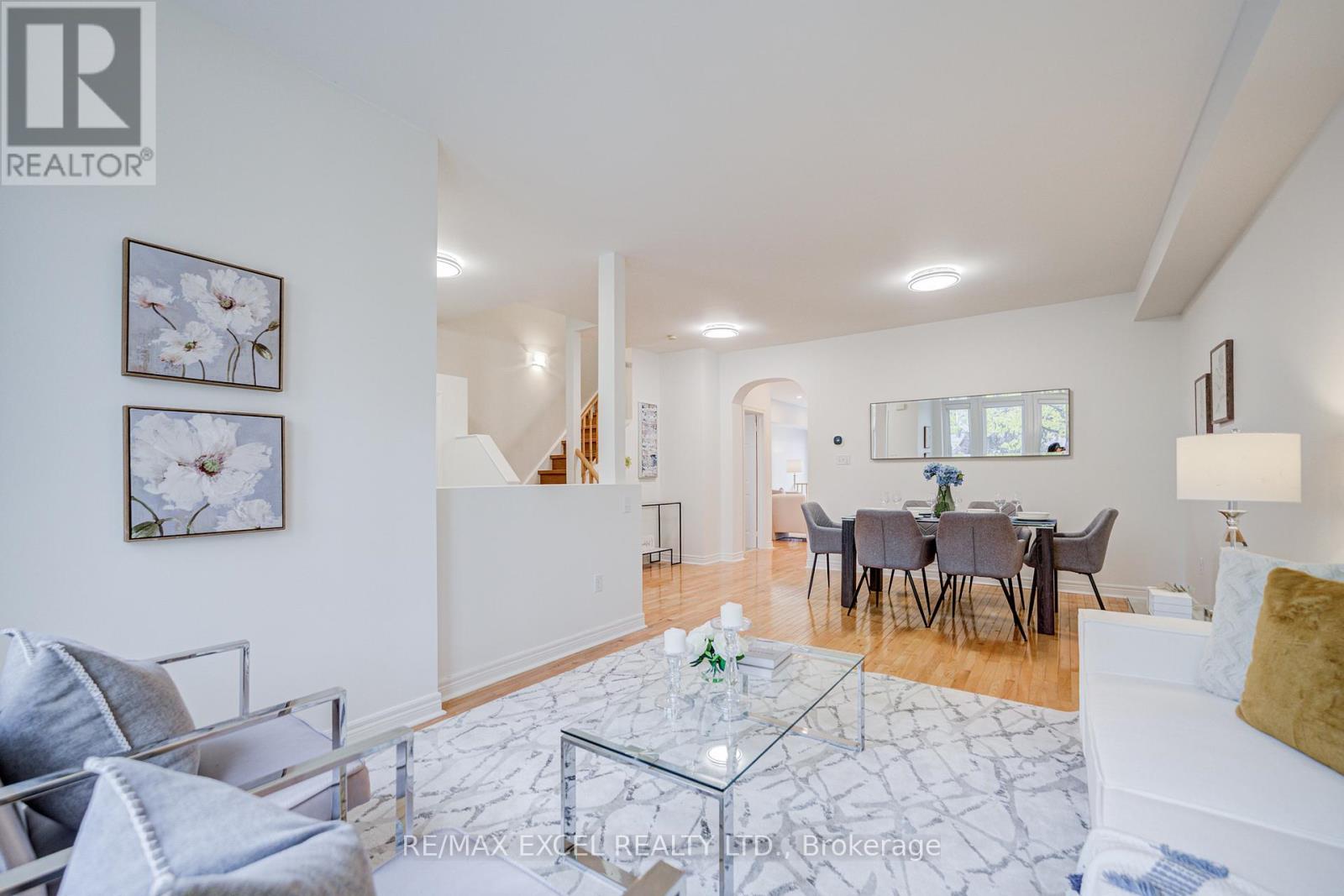 13 Sharon Lee Drive, Markham, Ontario  L6C 2J6 - Photo 9 - N12967784