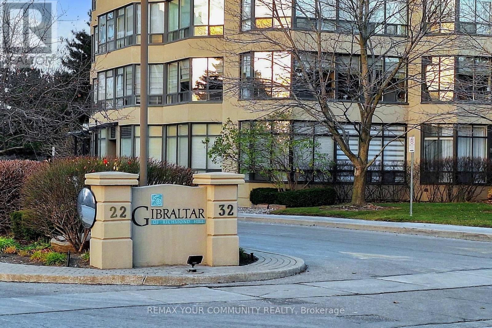 319 - 32 CLARISSA DRIVE, Richmond Hill, Ontario