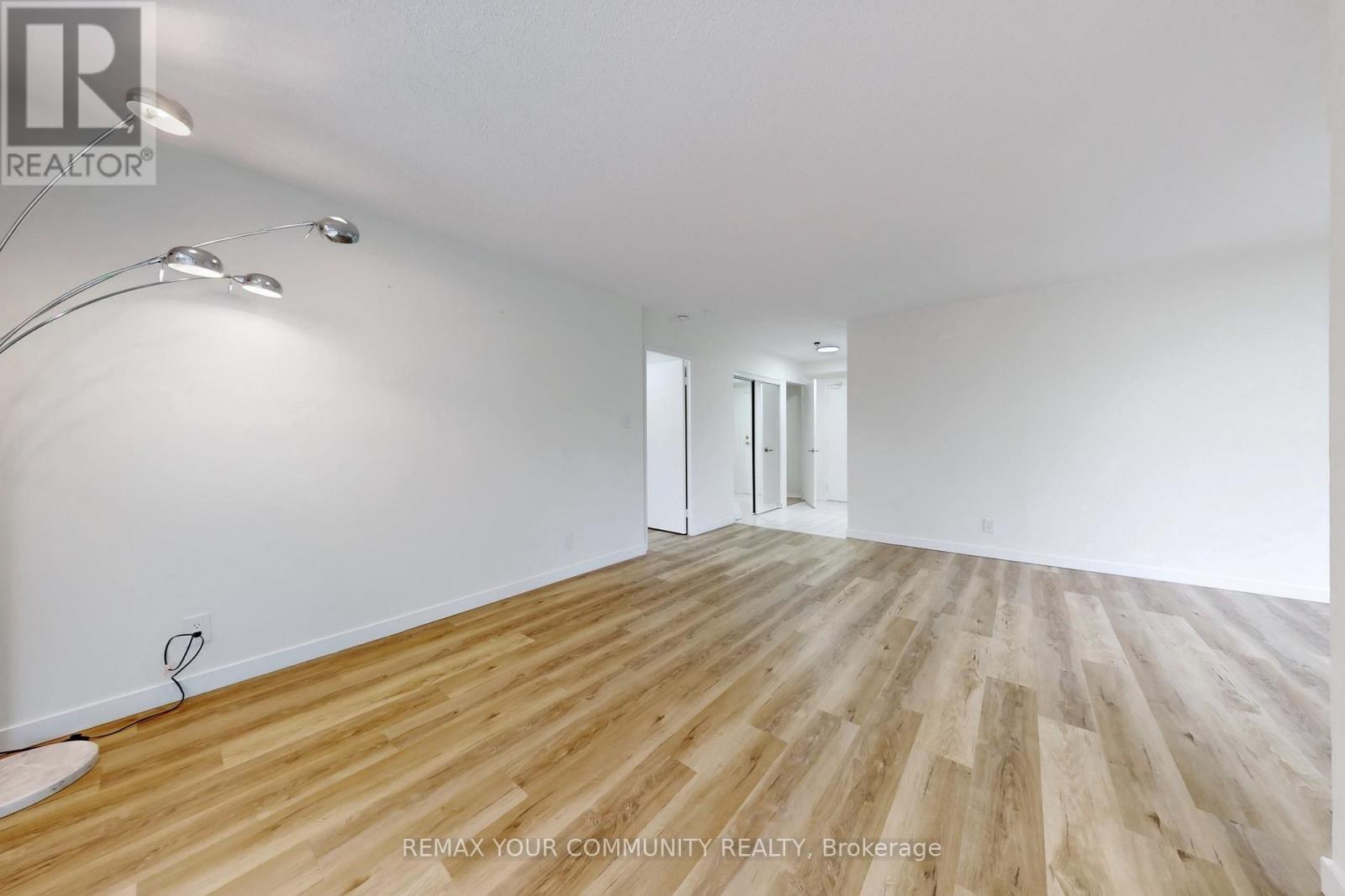 319 - 32 Clarissa Drive, Richmond Hill, Ontario  L4C 9R7 - Photo 10 - N12967788