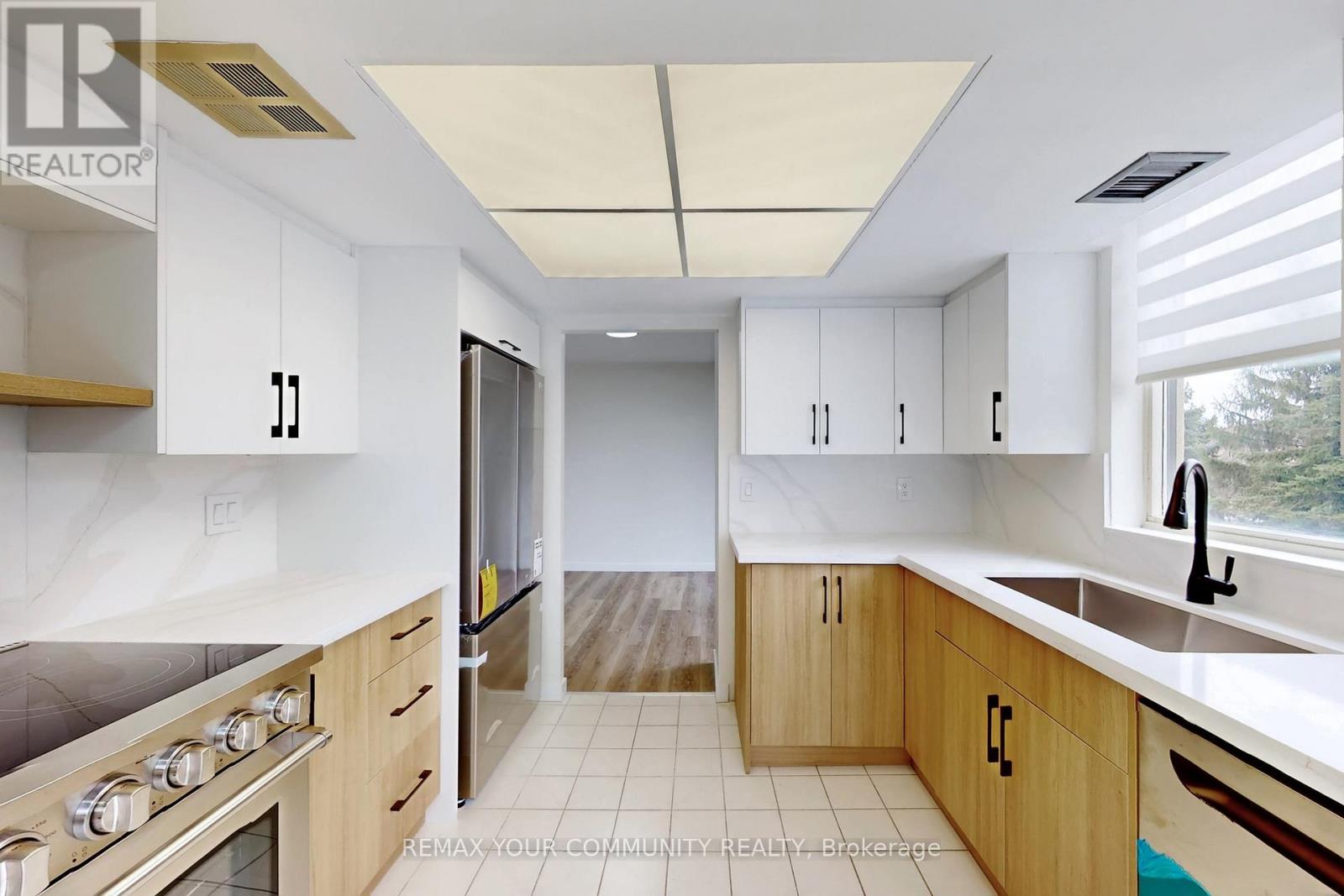 319 - 32 Clarissa Drive, Richmond Hill, Ontario  L4C 9R7 - Photo 12 - N12967788