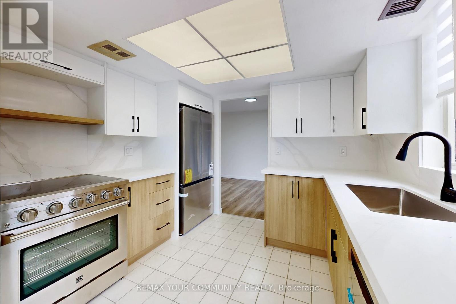 319 - 32 Clarissa Drive, Richmond Hill, Ontario  L4C 9R7 - Photo 13 - N12967788