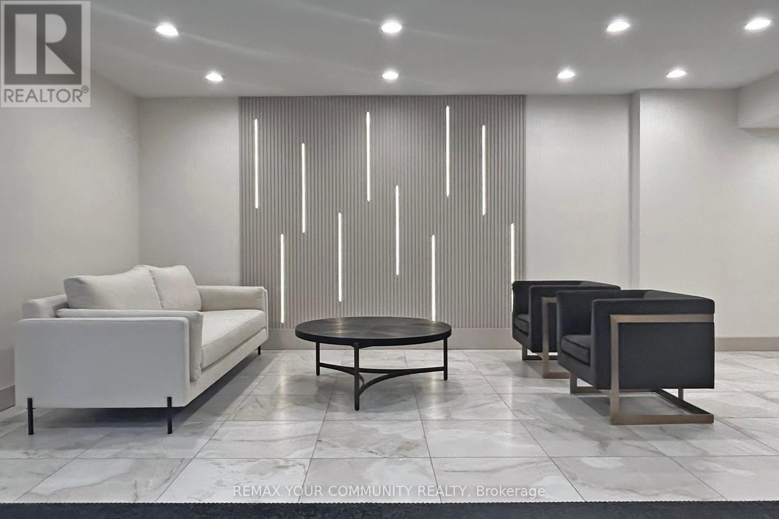 319 - 32 Clarissa Drive, Richmond Hill, Ontario  L4C 9R7 - Photo 6 - N12967788