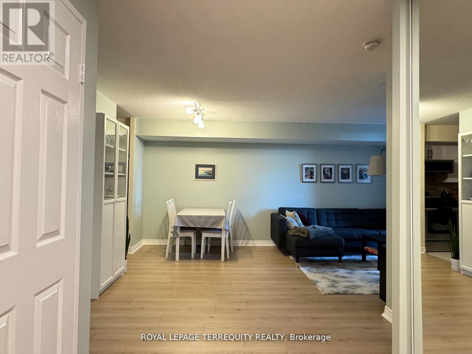 601furn - 256 Doris Avenue, Toronto, Ontario  M2N 6X8 - Photo 9 - C12967082