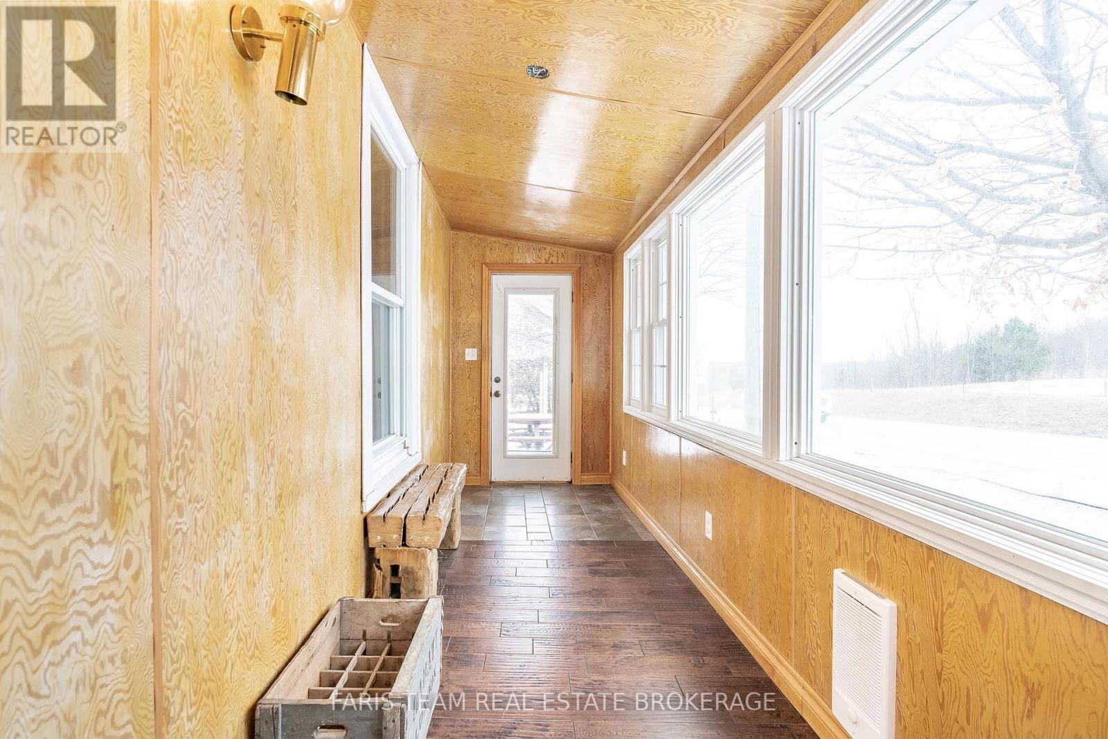 4047 Horseshoe Valley Road W, Springwater, Ontario  L9X 0Z6 - Photo 4 - S12967634