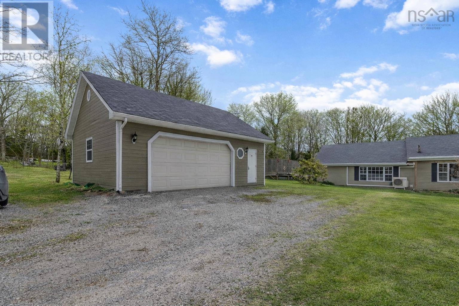 36 Kelly Drive, Fox Point, Nova Scotia  B0J 1T0 - Photo 3 - 202602328