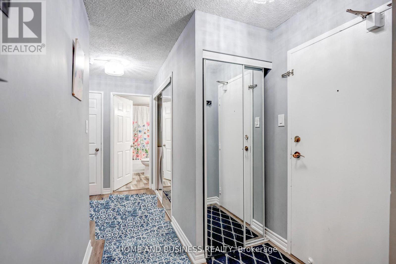 1202 - 3590 Kaneff Crescent, Mississauga, Ontario  L5A 3X3 - Photo 5 - W12967622