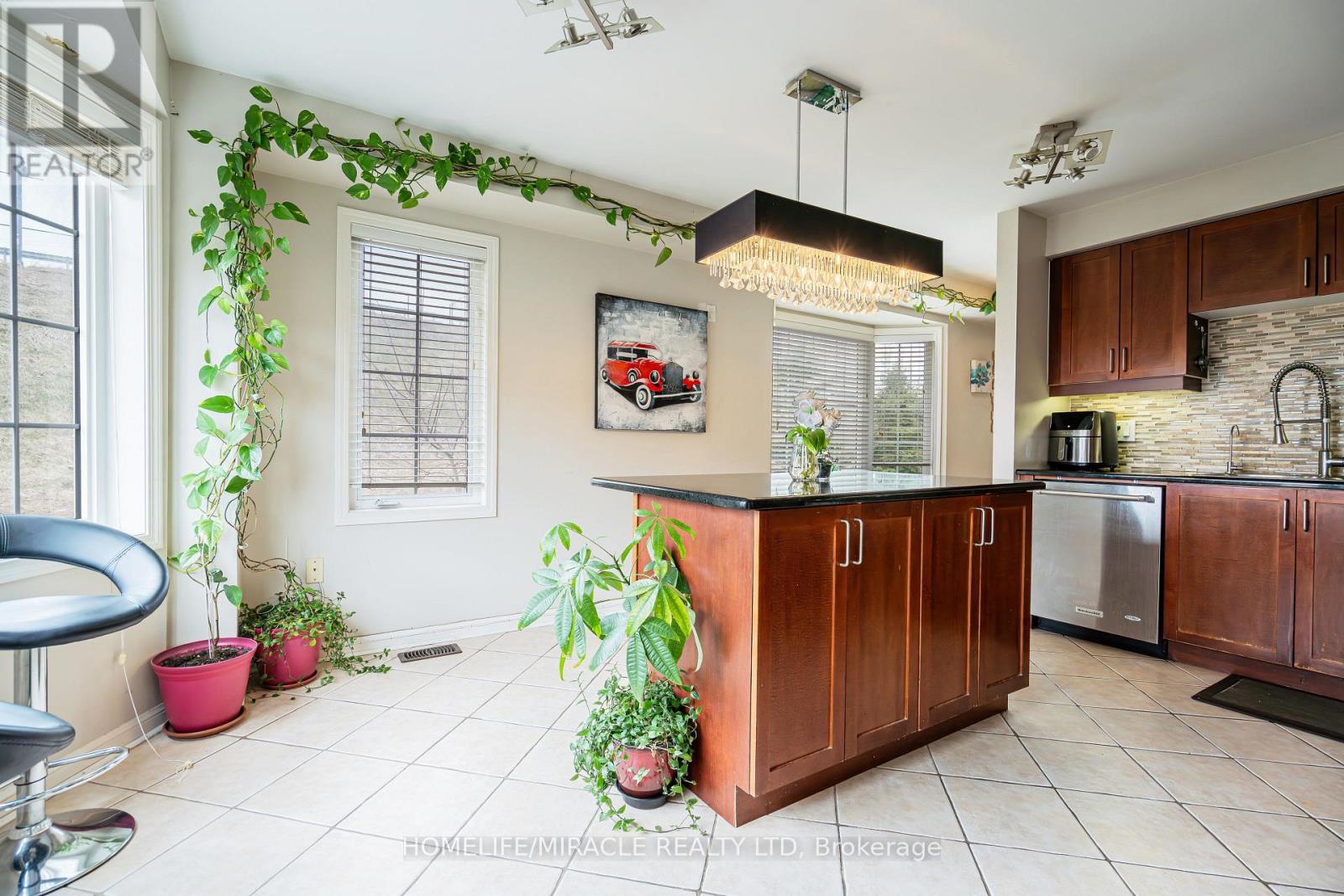 102 Decker Hollow Circle, Brampton, Ontario  L6X 0L5 - Photo 31 - W12967638