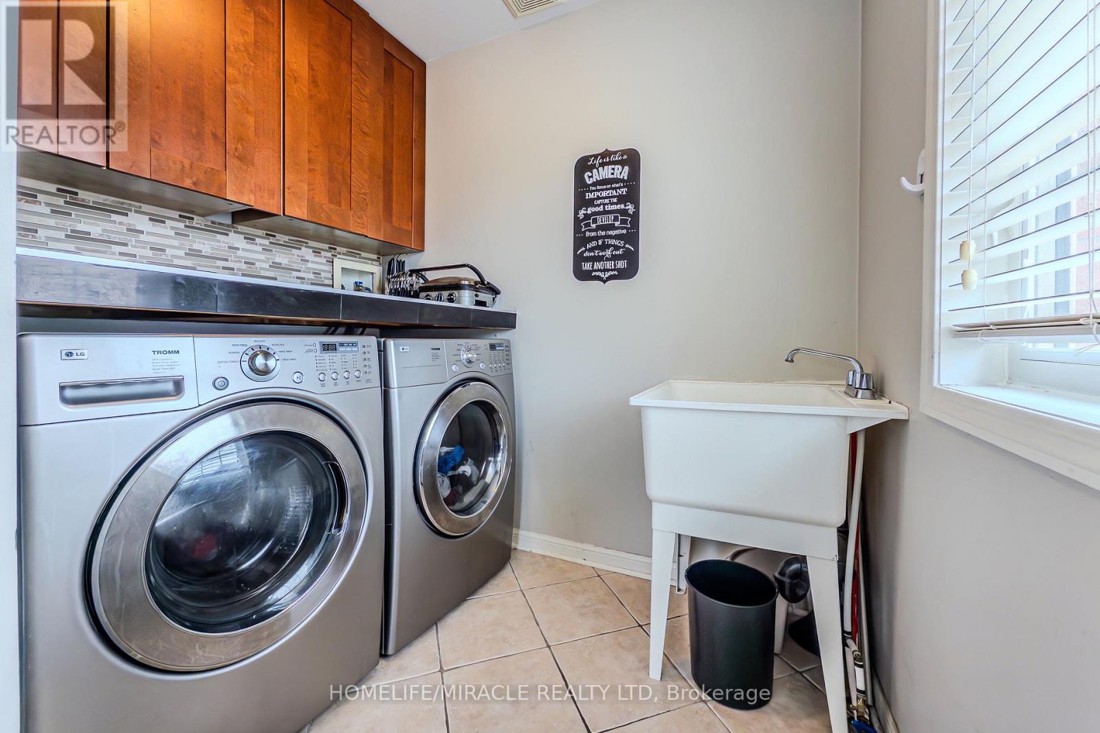 102 Decker Hollow Circle, Brampton, Ontario  L6X 0L5 - Photo 34 - W12967638