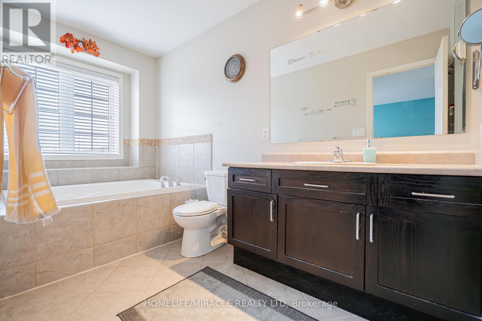 102 Decker Hollow Circle, Brampton, Ontario  L6X 0L5 - Photo 39 - W12967638