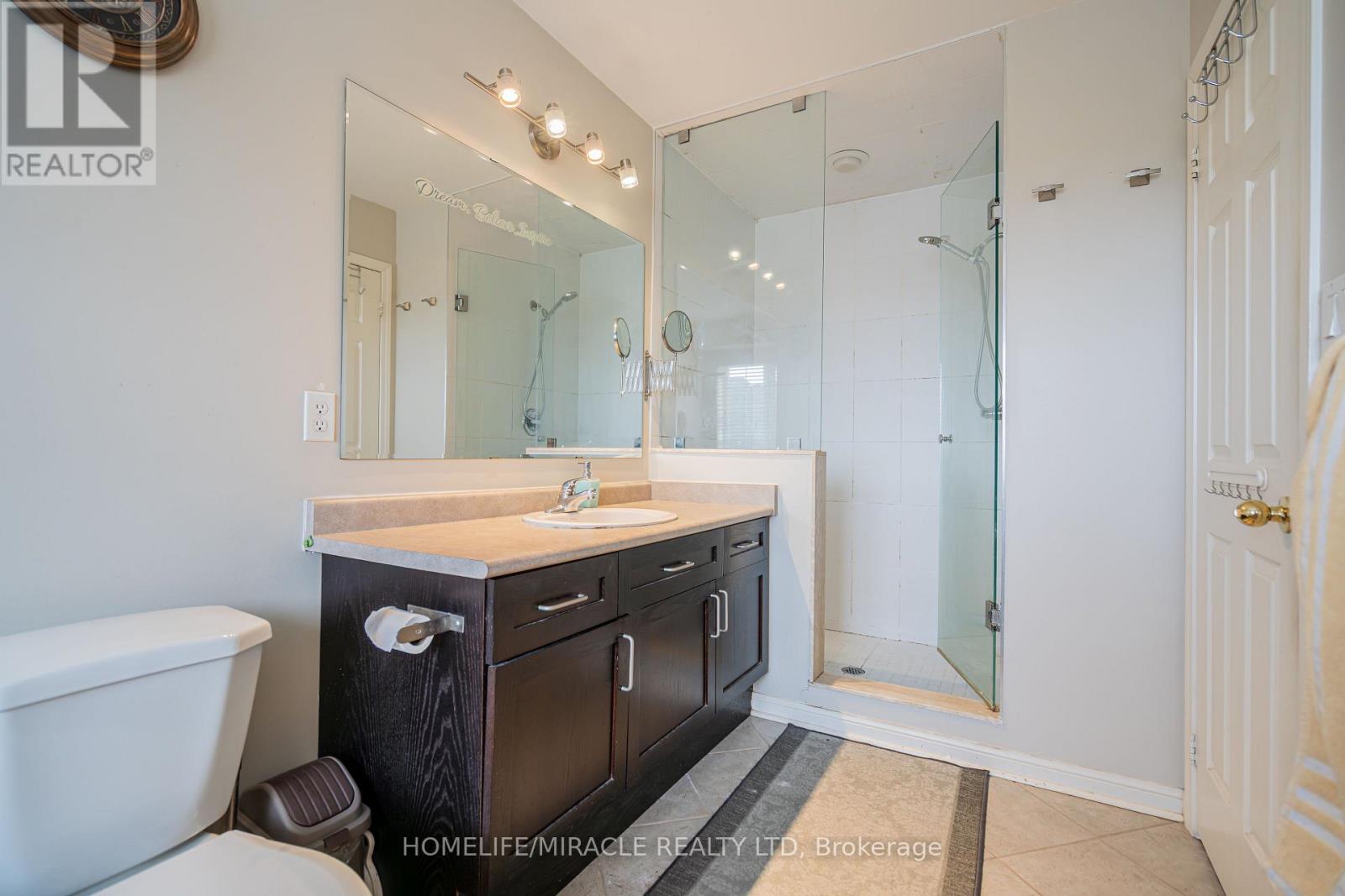 102 Decker Hollow Circle, Brampton, Ontario  L6X 0L5 - Photo 41 - W12967638