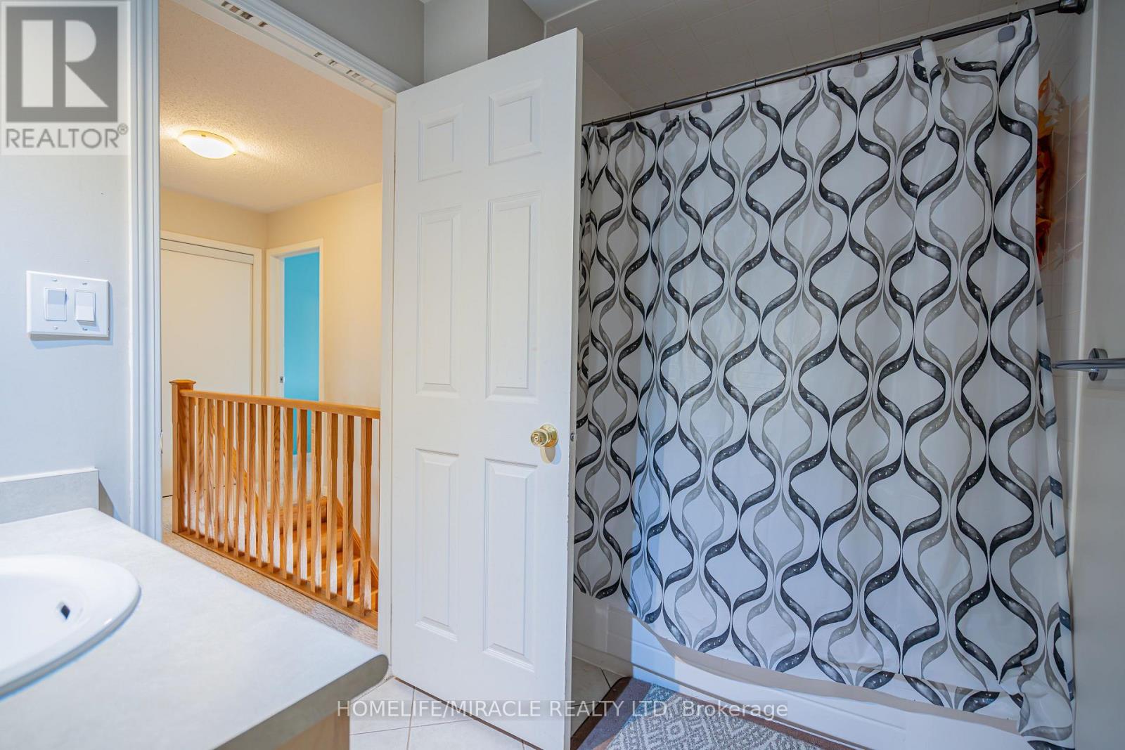 102 Decker Hollow Circle, Brampton, Ontario  L6X 0L5 - Photo 48 - W12967638