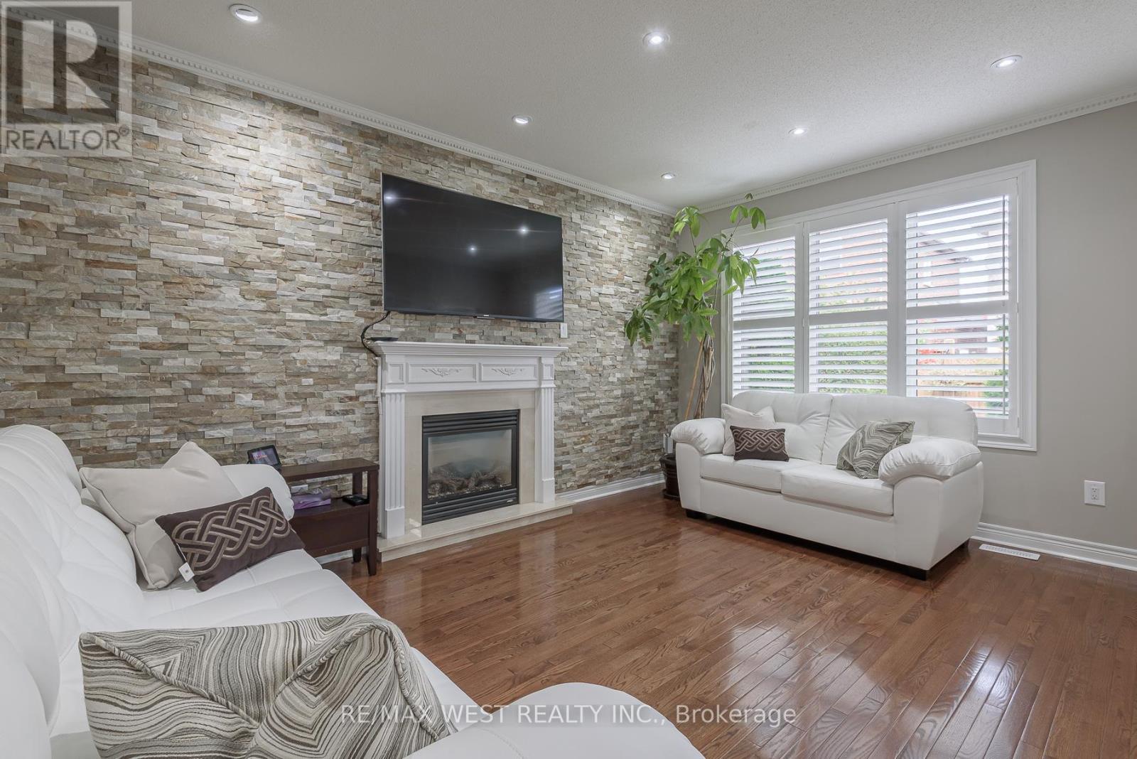 17 Hawkridge Trail, Brampton, Ontario  L6P 2T5 - Photo 18 - W12967644