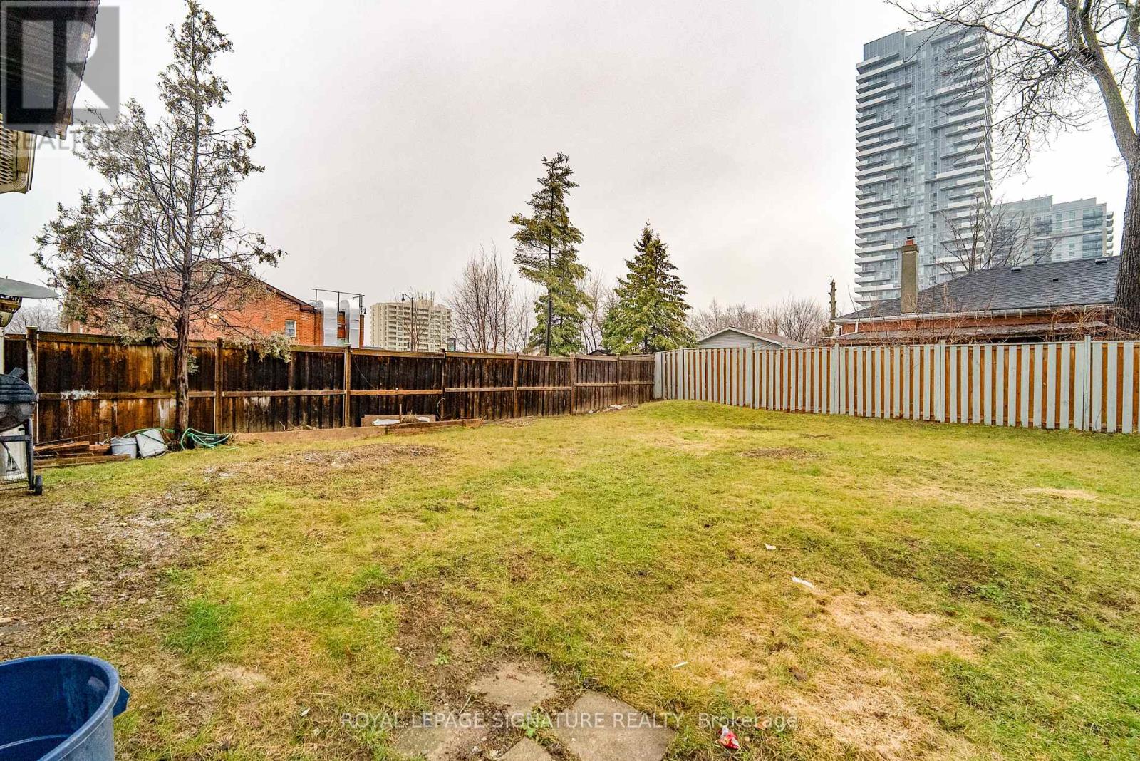 Main - 6 Trueman Street, Brampton, Ontario  L6W 3A8 - Photo 18 - W12967662