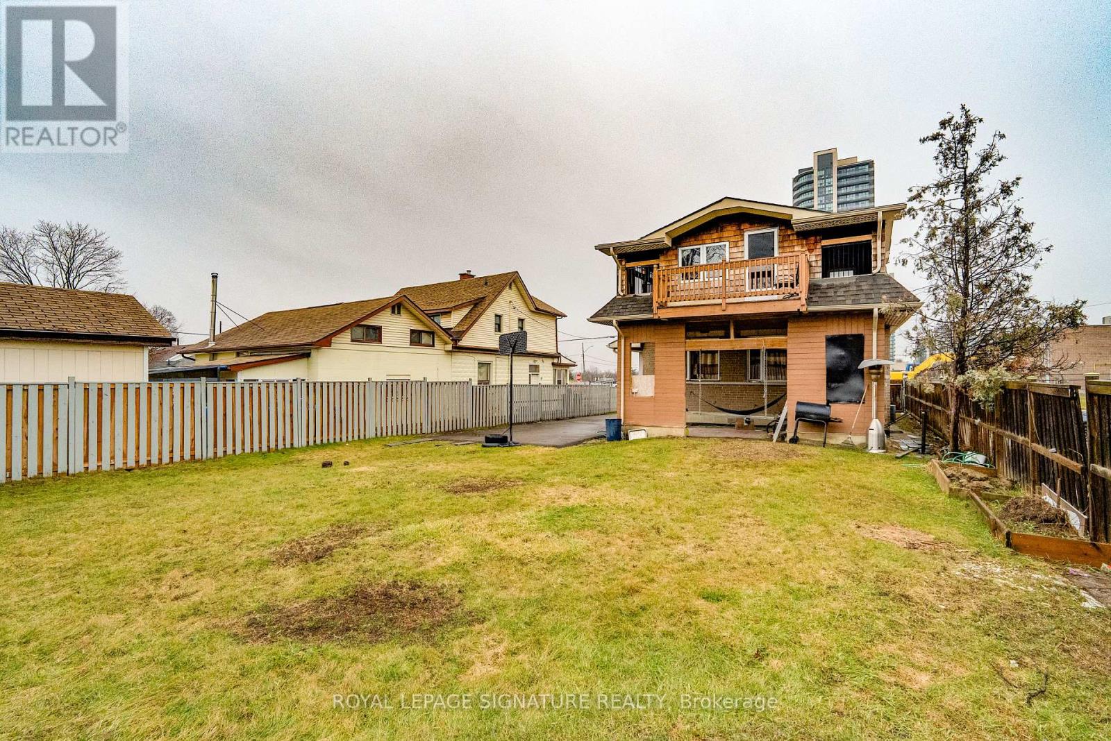 Main - 6 Trueman Street, Brampton, Ontario  L6W 3A8 - Photo 19 - W12967662