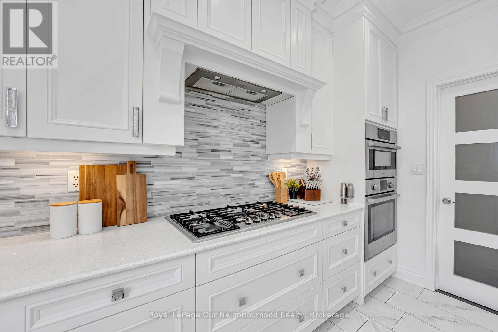 4689 Leanna Heights Road, Burlington, Ontario  L7M 0G3 - Photo 10 - W12967664