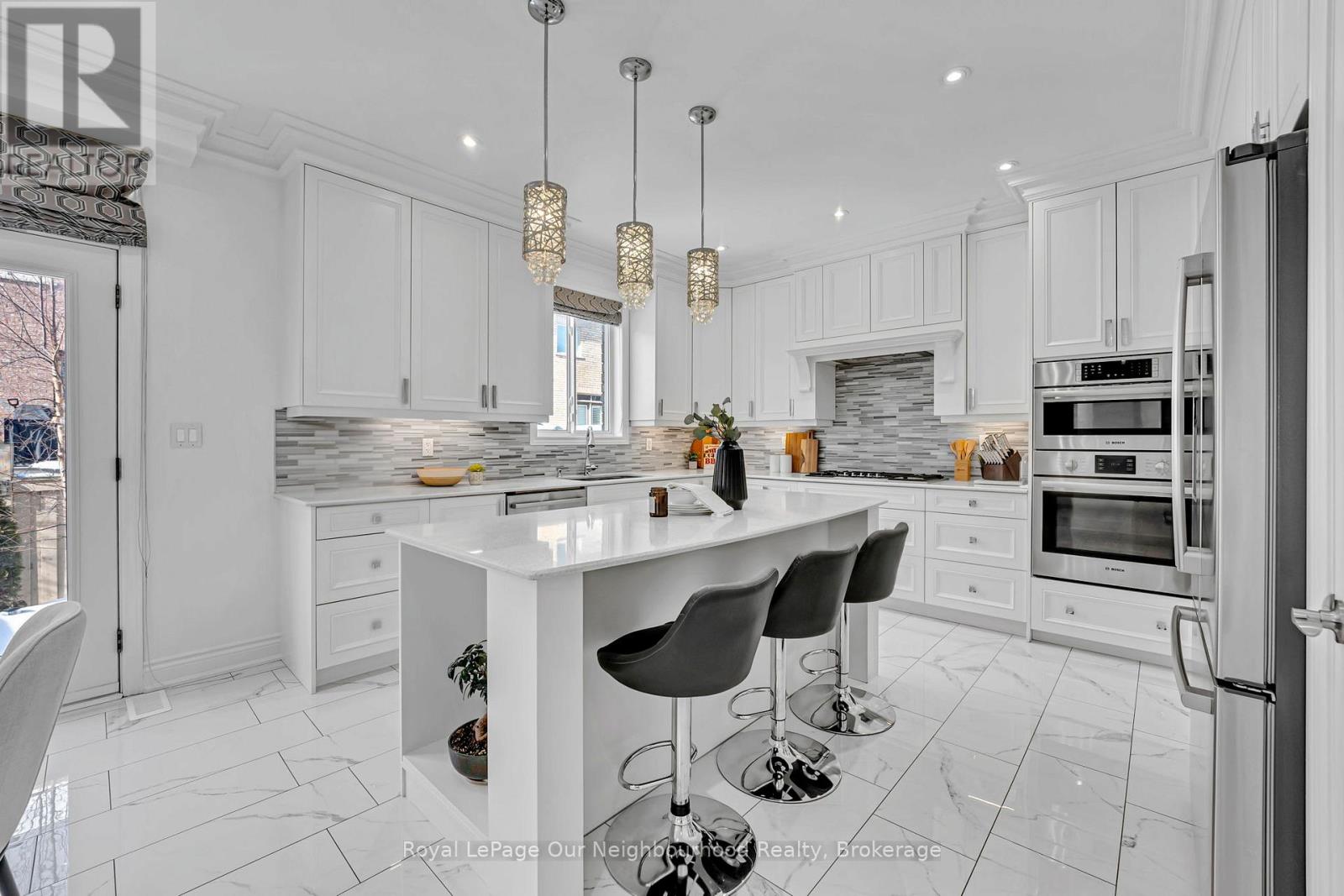 4689 Leanna Heights Road, Burlington, Ontario  L7M 0G3 - Photo 8 - W12967664