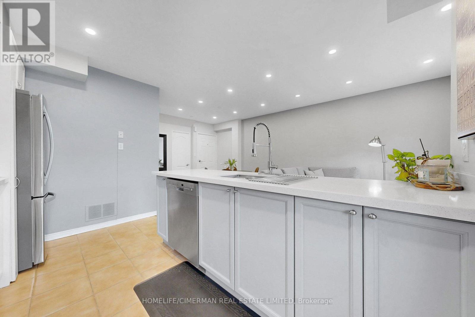 144 - 601 Shoreline Drive, Mississauga, Ontario L5B 4K1 - Photo 11 - W12967676