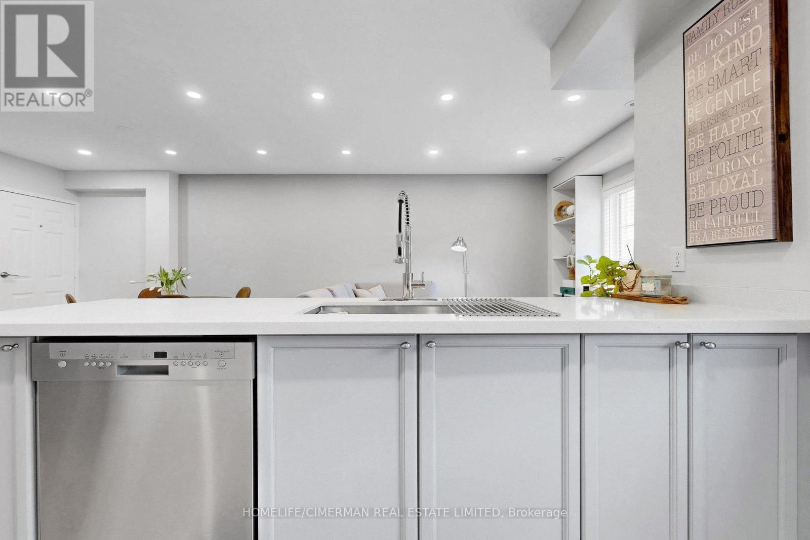 144 - 601 Shoreline Drive, Mississauga, Ontario L5B 4K1 - Photo 13 - W12967676