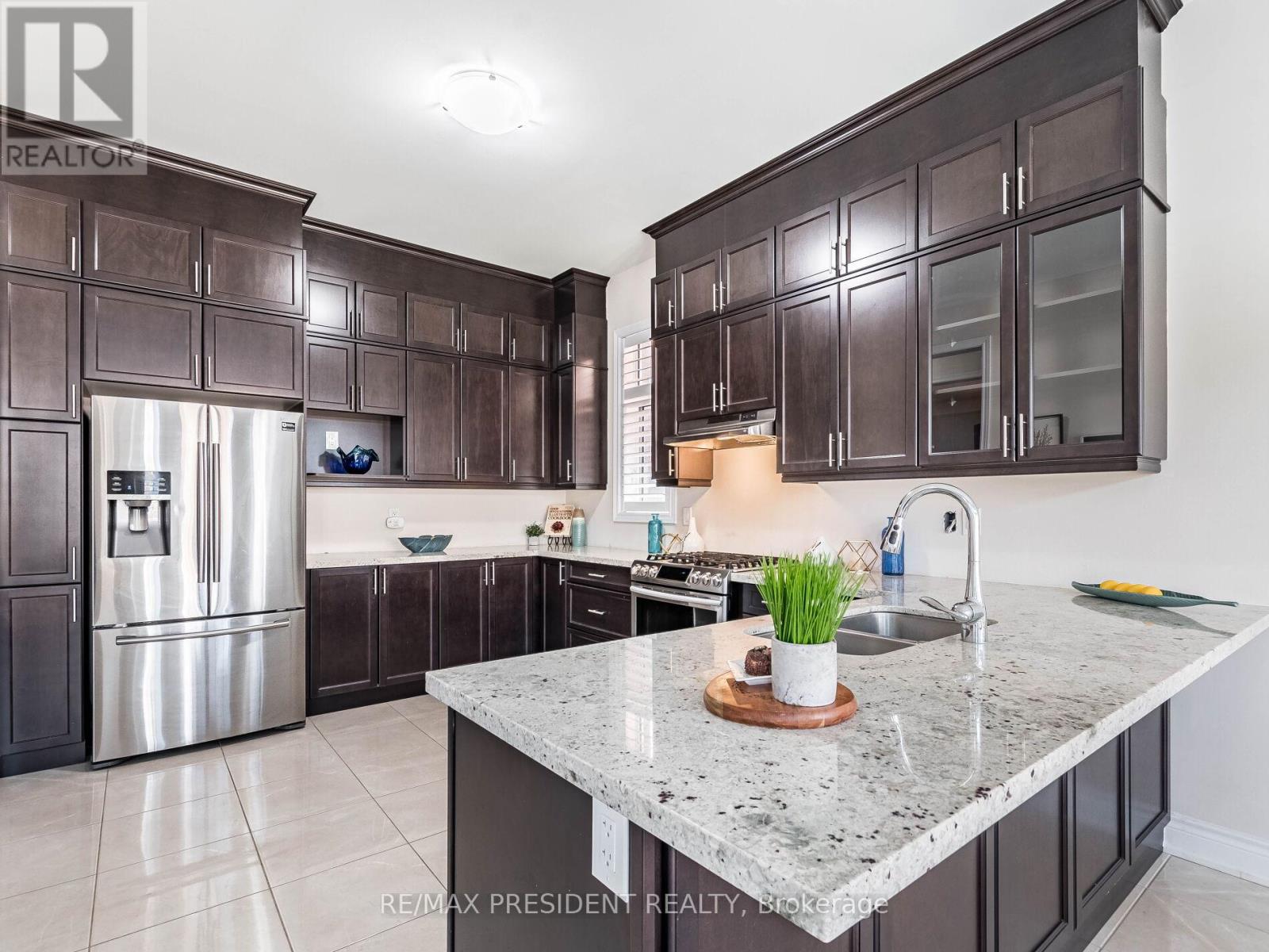 16 Monarch Drive, Halton Hills, Ontario  L7G 0M6 - Photo 15 - W12967696